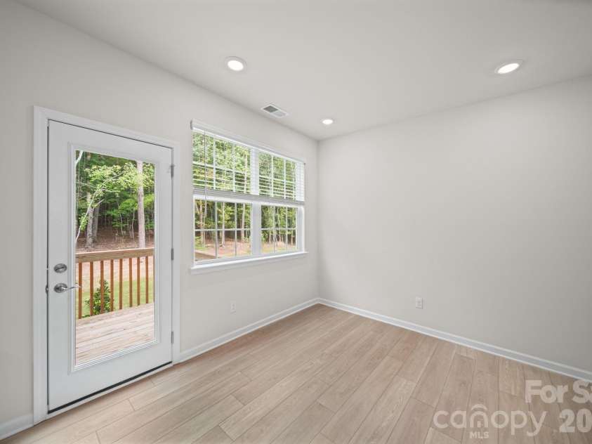 1131 Bandon Drive, Waxhaw, NC 28173.  MLS# CAR4409431, YatesRealty ID 44306. 2nd level breakfast area