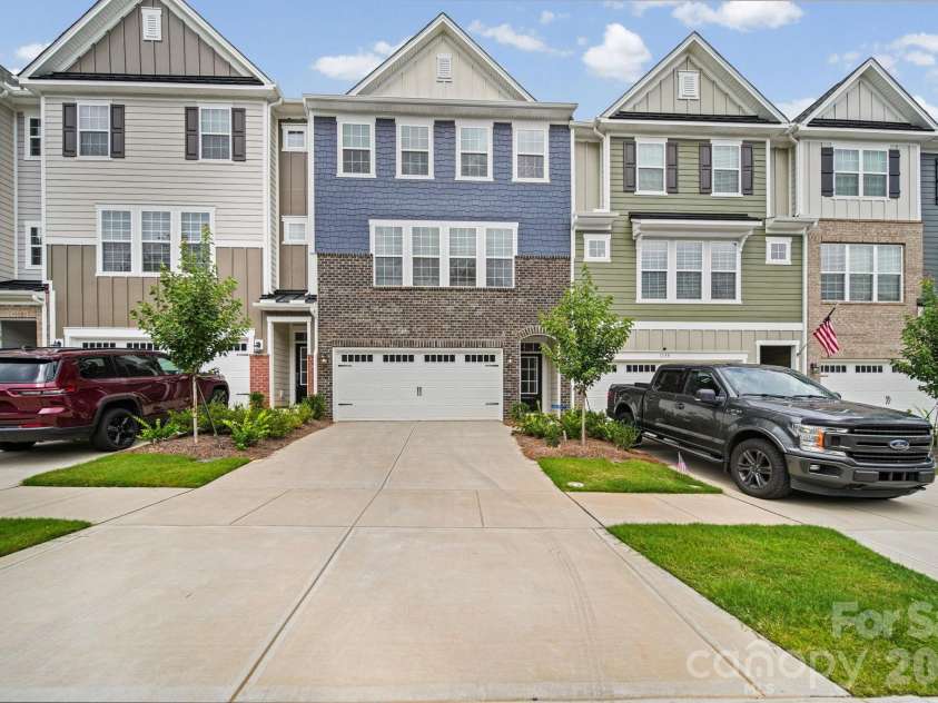 1131 Bandon Drive, Waxhaw, NC 28173.  MLS# CAR4409431, YatesRealty ID 44306. Welcome Home!