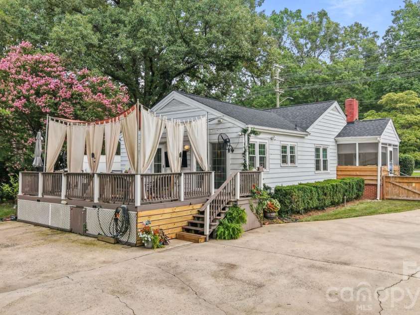 1537 New Hope Road, Gastonia, NC 28054.  MLS# CAR4414400, YatesRealty ID 44307. 