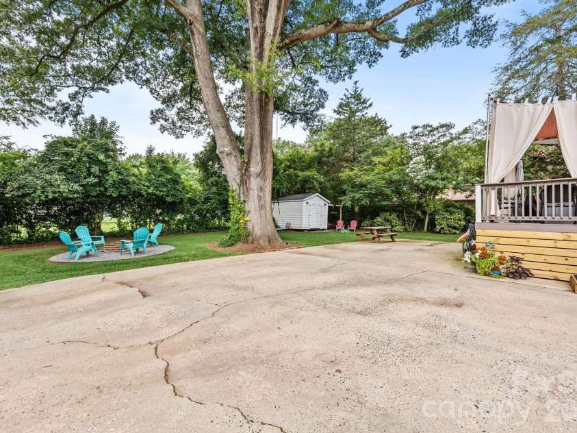 1537 New Hope Road, Gastonia, NC 28054.  MLS# CAR4414400, YatesRealty ID 44307. 