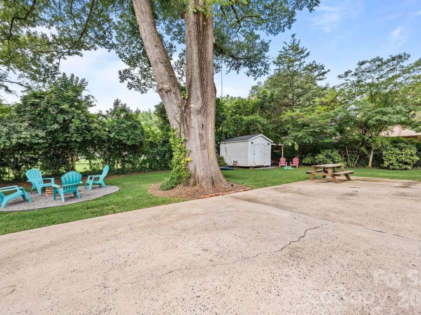 1537 New Hope Road, Gastonia, NC 28054.  MLS# CAR4414400, YatesRealty ID 44307. 