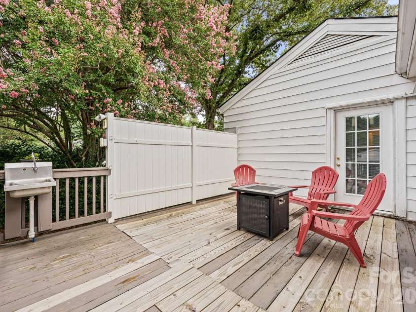 1537 New Hope Road, Gastonia, NC 28054.  MLS# CAR4414400, YatesRealty ID 44307. Back Deck