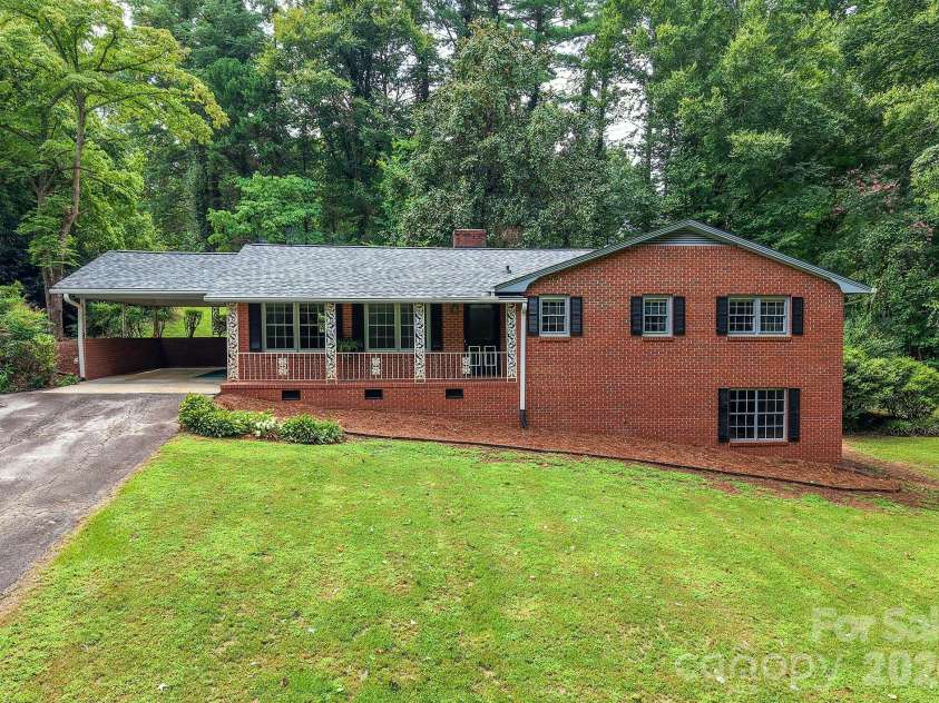 141 Elm Street, Mocksville, NC 27028.  MLS# CAR4414693, YatesRealty ID 44308. 