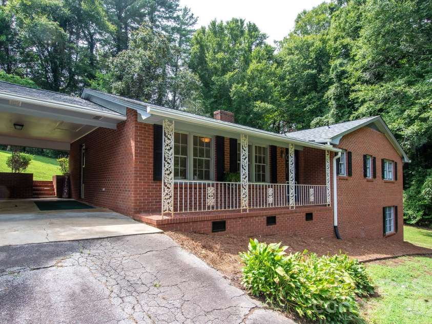 141 Elm Street, Mocksville, NC 27028.  MLS# CAR4414693, YatesRealty ID 44308. 