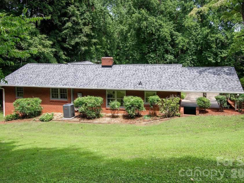 141 Elm Street, Mocksville, NC 27028.  MLS# CAR4414693, YatesRealty ID 44308. 