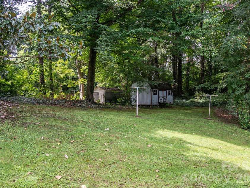 141 Elm Street, Mocksville, NC 27028.  MLS# CAR4414693, YatesRealty ID 44308. Back and side yard