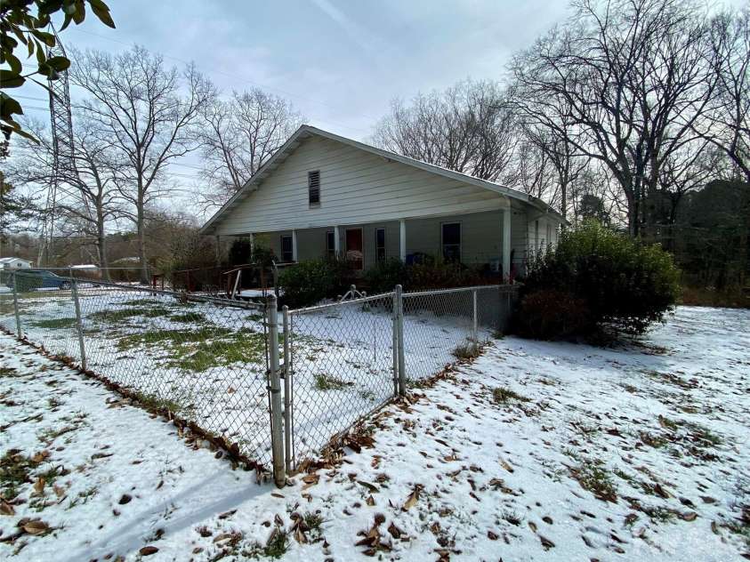 306 US Hwy 70A E Highway, Hildebran, NC 28637.  MLS# CAR4343164, YatesRealty ID 4431. FRONT OF HOME