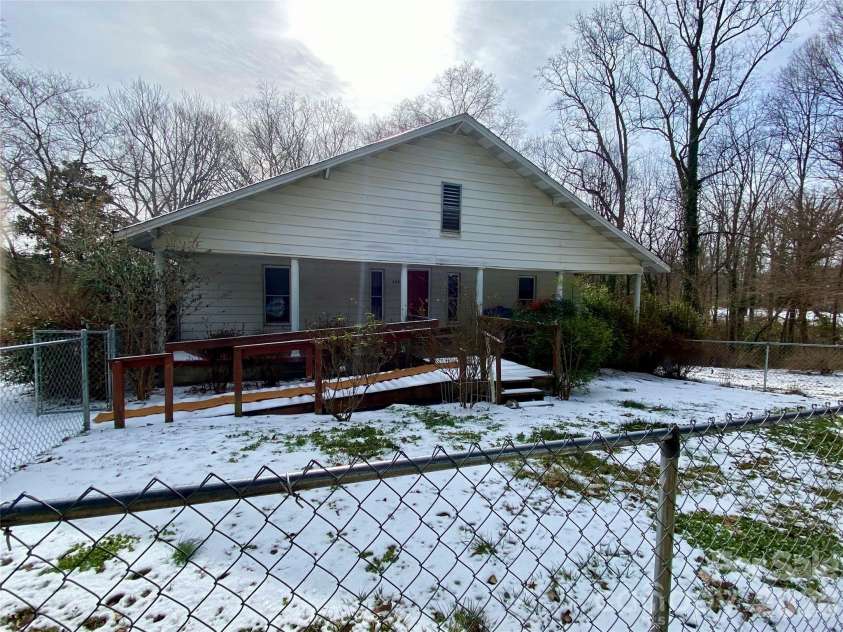 306 US Hwy 70A E Highway, Hildebran, NC 28637.  MLS# CAR4343164, YatesRealty ID 4431. FRONT OF HOME