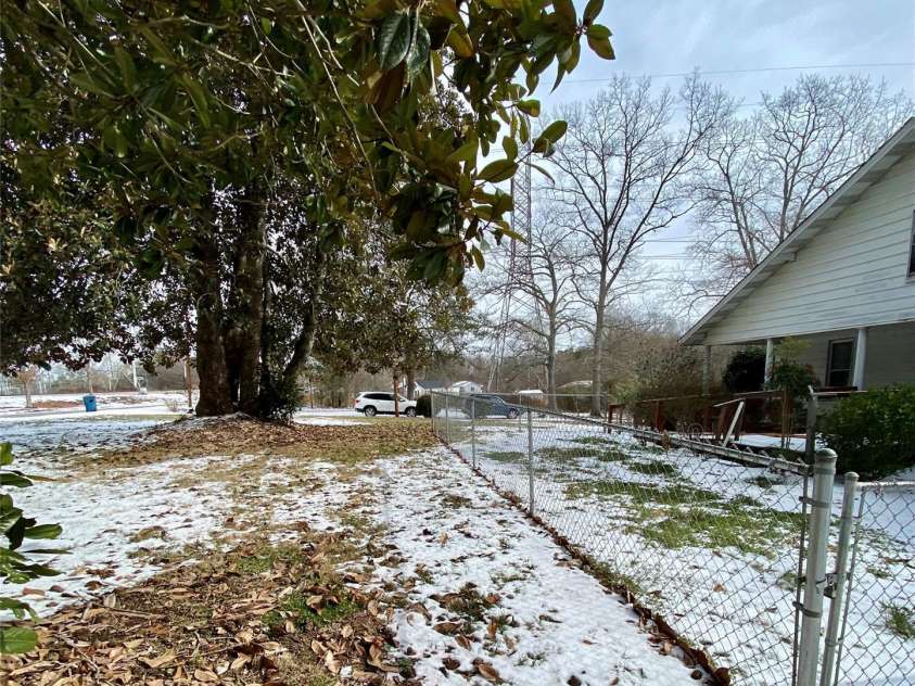 306 US Hwy 70A E Highway, Hildebran, NC 28637.  MLS# CAR4343164, YatesRealty ID 4431. LOOKING FROM ONE SIDE OF YARD TO THE OTHER