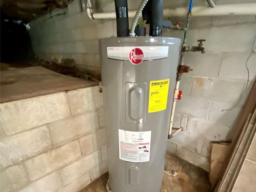 306 US Hwy 70A E Highway, Hildebran, NC 28637.  MLS# CAR4343164, YatesRealty ID 4431. WATER HEATER