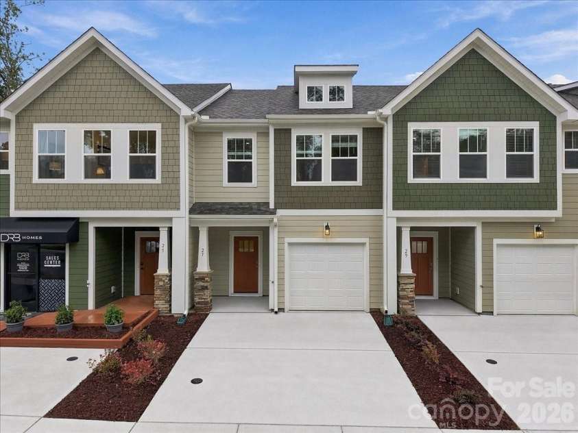 27 Oleetah Falls Way, Hendersonville, NC 28792.  MLS# CAR4413706, YatesRealty ID 44318. 