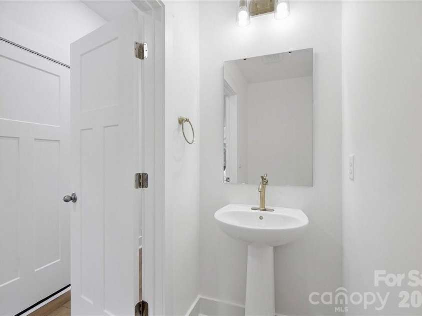 27 Oleetah Falls Way, Hendersonville, NC 28792.  MLS# CAR4413706, YatesRealty ID 44318. 