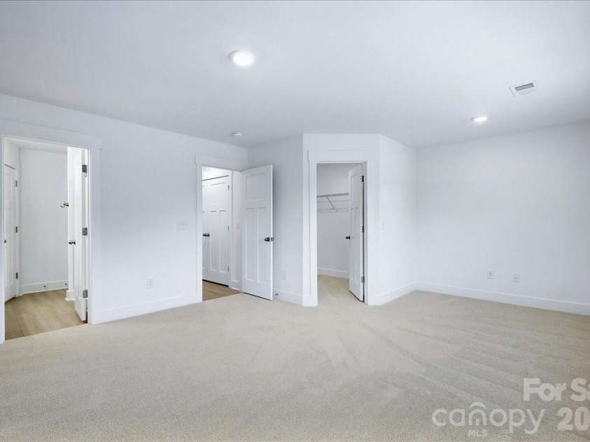 27 Oleetah Falls Way, Hendersonville, NC 28792.  MLS# CAR4413706, YatesRealty ID 44318. 