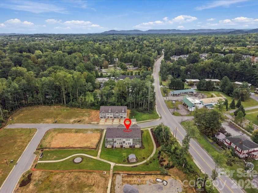 27 Oleetah Falls Way, Hendersonville, NC 28792.  MLS# CAR4413706, YatesRealty ID 44318. 