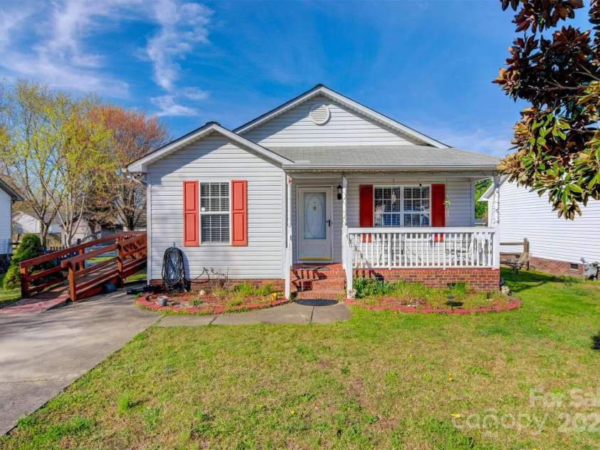 376 Brook Green Place, Concord, NC 28027.  MLS# CAR4230406, YatesRealty ID 4432. 