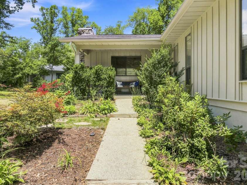 3020 Chestnut Tree Road, Hendersonville, NC 28792.  MLS# CAR4407739, YatesRealty ID 44320. 