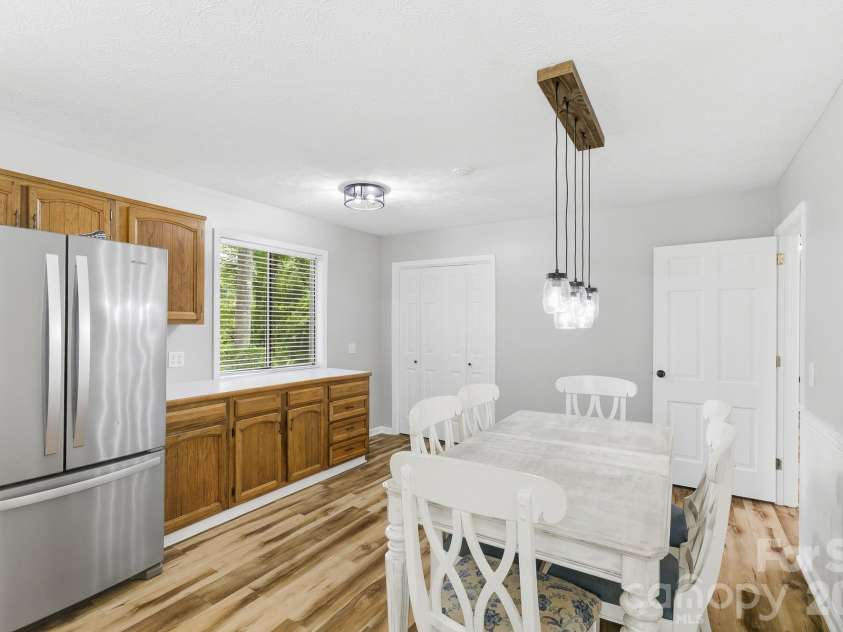 3020 Chestnut Tree Road, Hendersonville, NC 28792.  MLS# CAR4407739, YatesRealty ID 44320. 