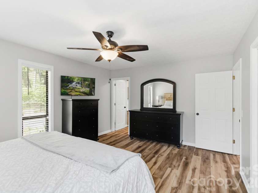 3020 Chestnut Tree Road, Hendersonville, NC 28792.  MLS# CAR4407739, YatesRealty ID 44320. 