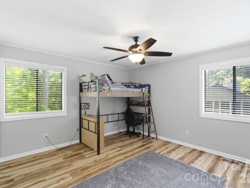 3020 Chestnut Tree Road, Hendersonville, NC 28792.  MLS# CAR4407739, YatesRealty ID 44320. 