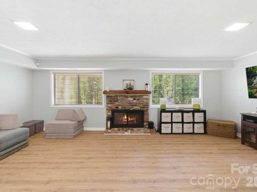 3020 Chestnut Tree Road, Hendersonville, NC 28792.  MLS# CAR4407739, YatesRealty ID 44320. 