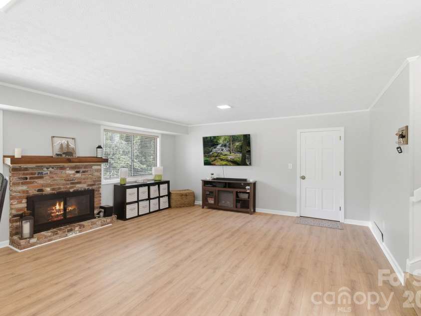 3020 Chestnut Tree Road, Hendersonville, NC 28792.  MLS# CAR4407739, YatesRealty ID 44320. 