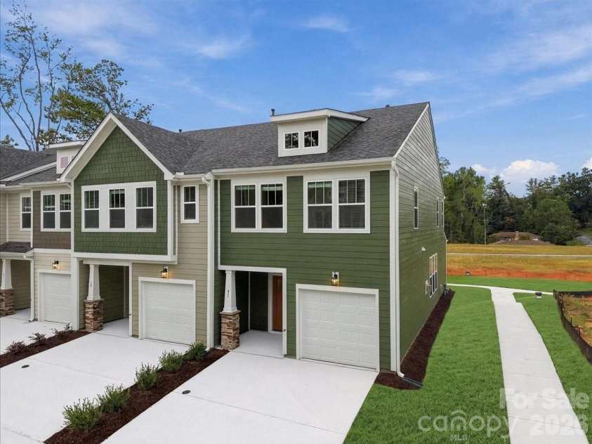 31 Oleetah Falls Way, Hendersonville, NC 28792.  MLS# CAR4413677, YatesRealty ID 44321. 