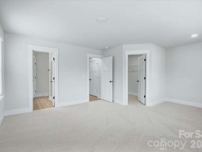 31 Oleetah Falls Way, Hendersonville, NC 28792.  MLS# CAR4413677, YatesRealty ID 44321. 