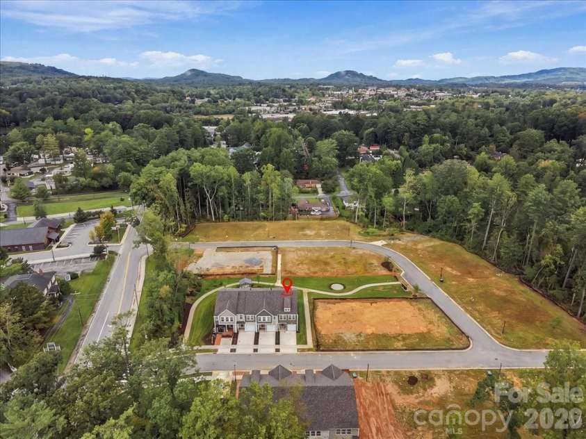 31 Oleetah Falls Way, Hendersonville, NC 28792.  MLS# CAR4413677, YatesRealty ID 44321. 
