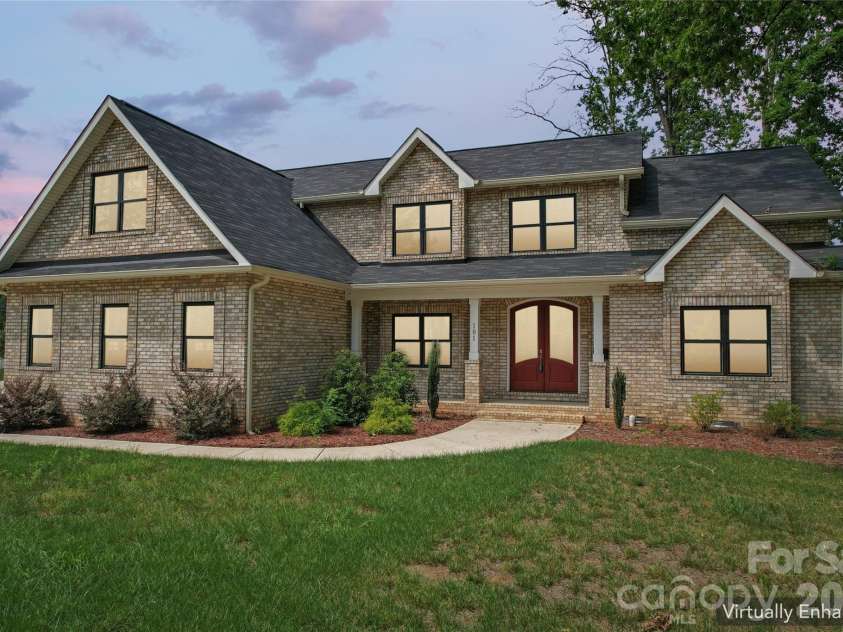 101 Mcalway Road, Charlotte, NC 28211.  MLS# CAR4414696, YatesRealty ID 44322. 