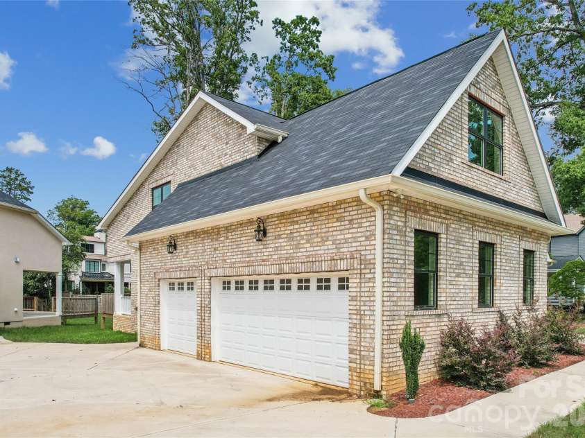 101 Mcalway Road, Charlotte, NC 28211.  MLS# CAR4414696, YatesRealty ID 44322. 