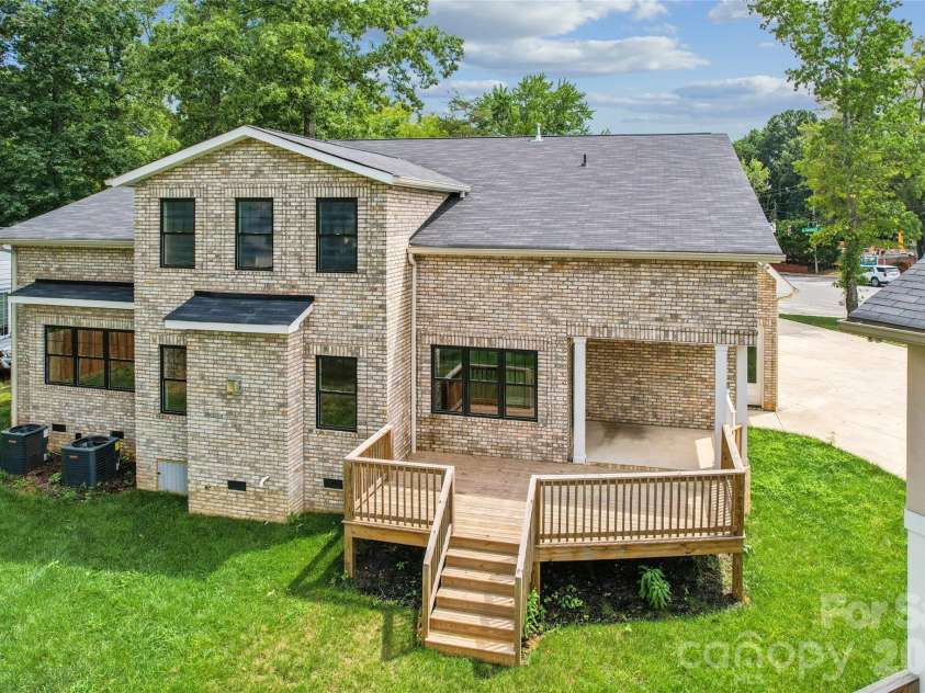 101 Mcalway Road, Charlotte, NC 28211.  MLS# CAR4414696, YatesRealty ID 44322. 