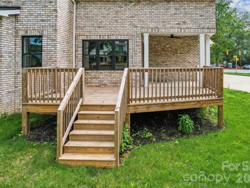 101 Mcalway Road, Charlotte, NC 28211.  MLS# CAR4414696, YatesRealty ID 44322. 
