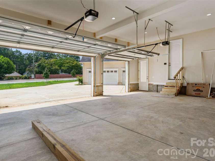 101 Mcalway Road, Charlotte, NC 28211.  MLS# CAR4414696, YatesRealty ID 44322. 