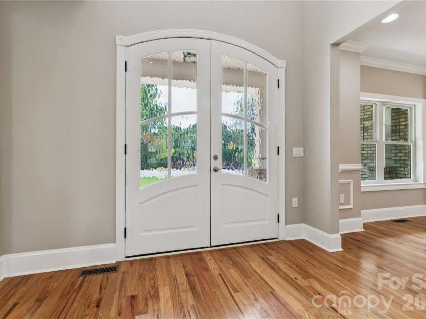 101 Mcalway Road, Charlotte, NC 28211.  MLS# CAR4414696, YatesRealty ID 44322. 