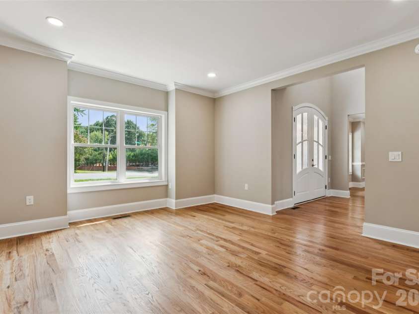 101 Mcalway Road, Charlotte, NC 28211.  MLS# CAR4414696, YatesRealty ID 44322. 