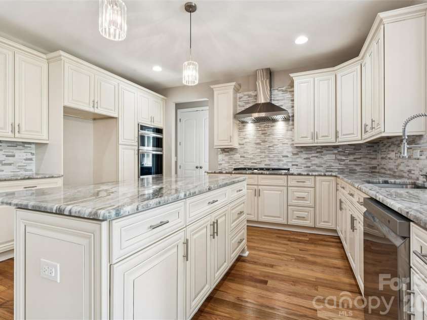 101 Mcalway Road, Charlotte, NC 28211.  MLS# CAR4414696, YatesRealty ID 44322. 