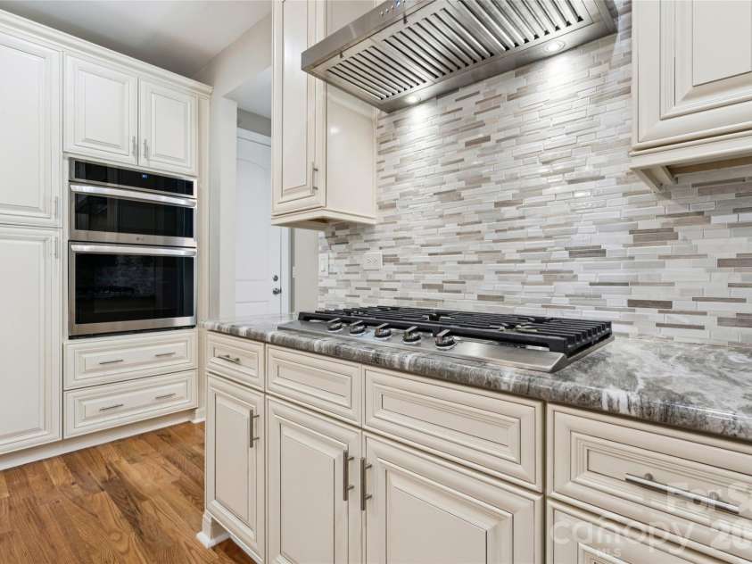 101 Mcalway Road, Charlotte, NC 28211.  MLS# CAR4414696, YatesRealty ID 44322. 