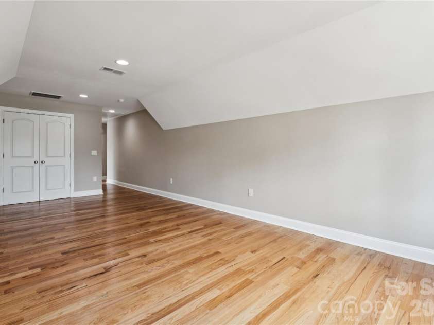 101 Mcalway Road, Charlotte, NC 28211.  MLS# CAR4414696, YatesRealty ID 44322. 