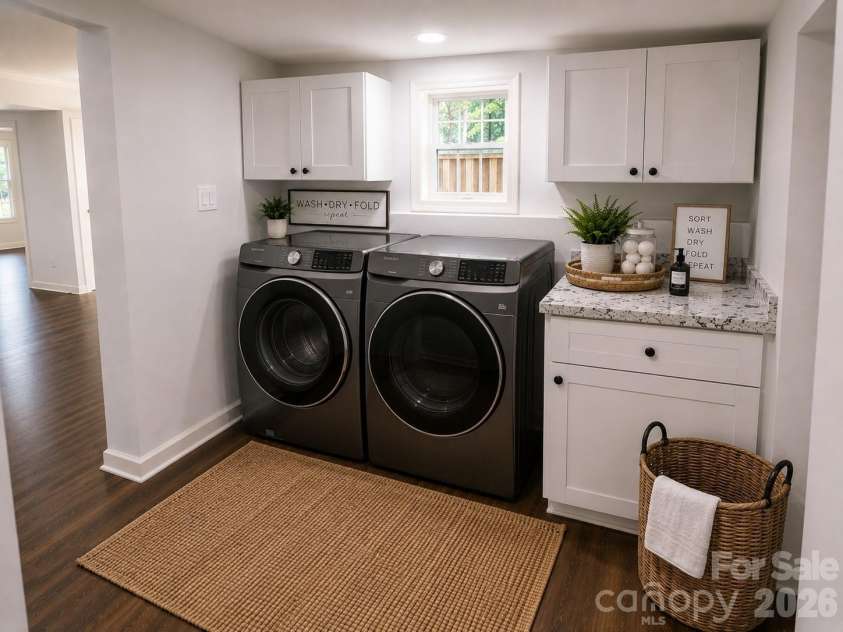 3533 Stonehaven Drive, Charlotte, NC 28215.  MLS# CAR4413246, YatesRealty ID 44323. Virtually Staged