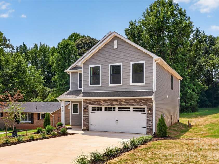5234 Hickory Lane, Charlotte, NC 28216.  MLS# CAR4411896, YatesRealty ID 44324. 
