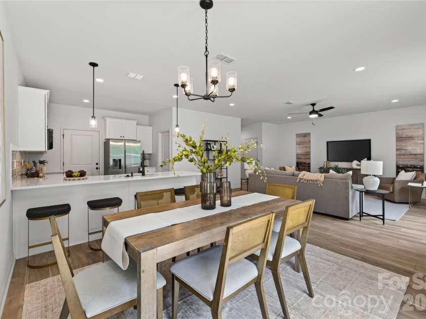 5234 Hickory Lane, Charlotte, NC 28216.  MLS# CAR4411896, YatesRealty ID 44324. 