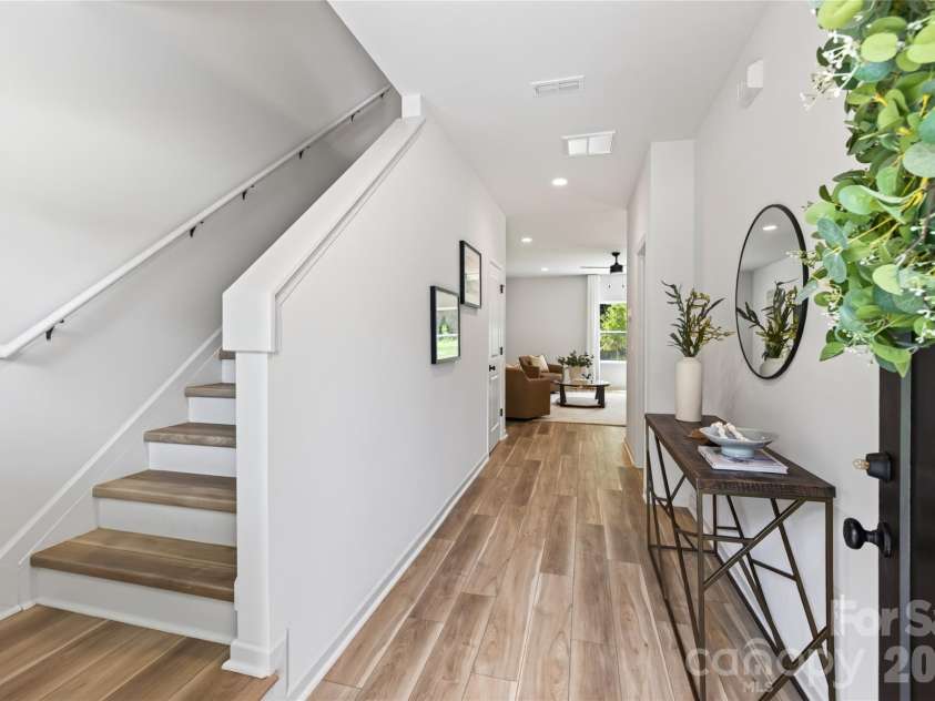 5234 Hickory Lane, Charlotte, NC 28216.  MLS# CAR4411896, YatesRealty ID 44324. 