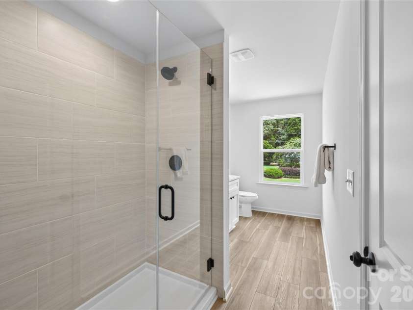5234 Hickory Lane, Charlotte, NC 28216.  MLS# CAR4411896, YatesRealty ID 44324. 