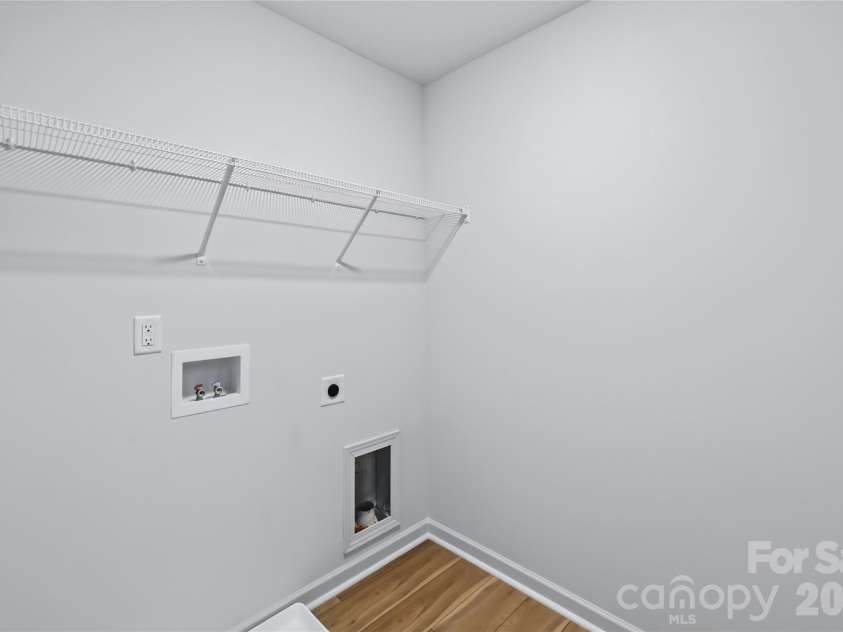 5234 Hickory Lane, Charlotte, NC 28216.  MLS# CAR4411896, YatesRealty ID 44324. 
