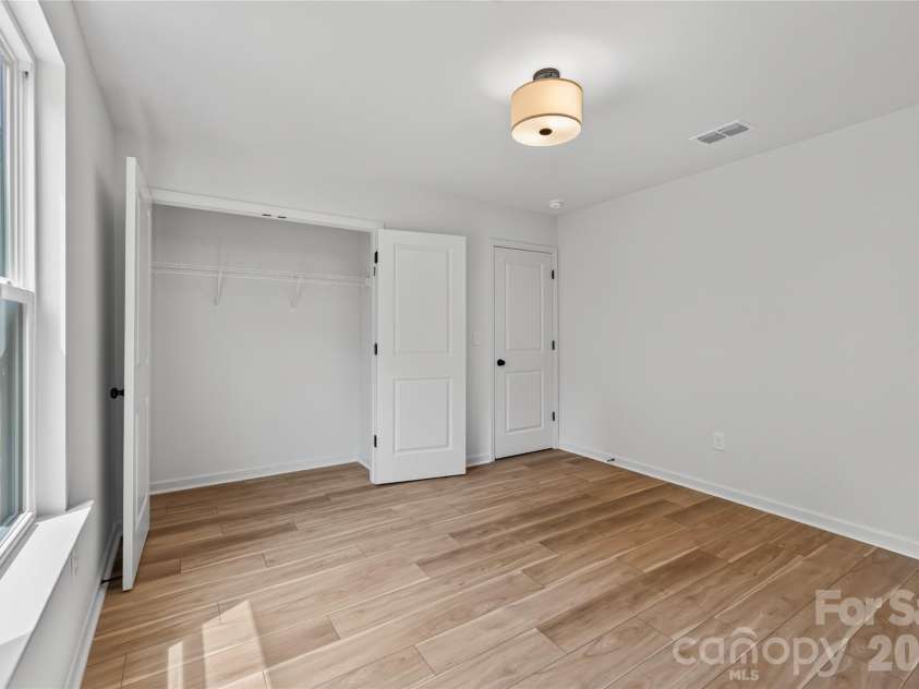 5234 Hickory Lane, Charlotte, NC 28216.  MLS# CAR4411896, YatesRealty ID 44324. 