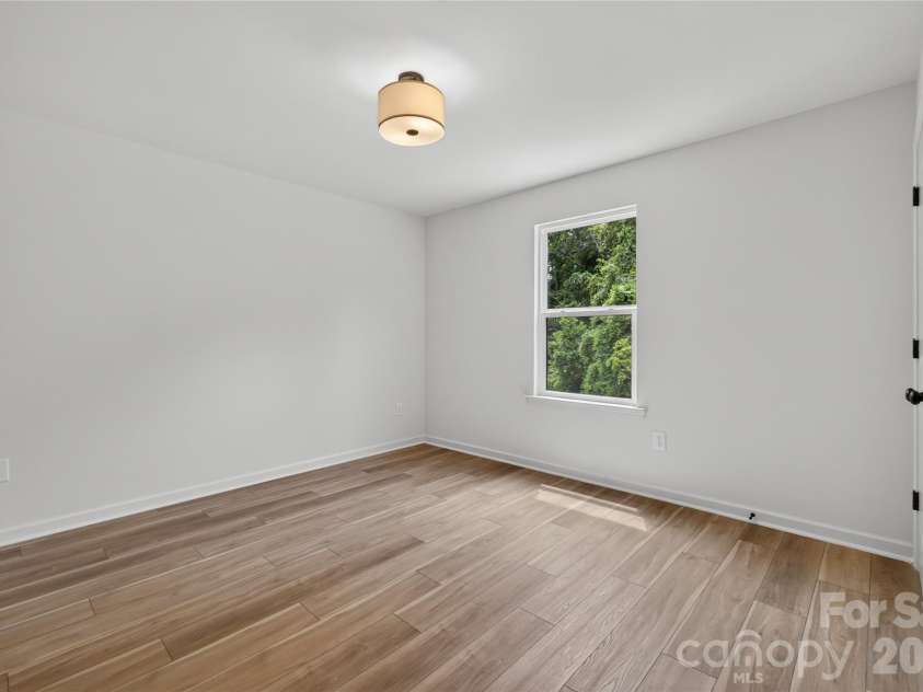 5234 Hickory Lane, Charlotte, NC 28216.  MLS# CAR4411896, YatesRealty ID 44324. 