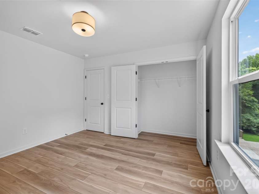 5234 Hickory Lane, Charlotte, NC 28216.  MLS# CAR4411896, YatesRealty ID 44324. 