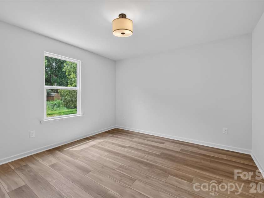 5234 Hickory Lane, Charlotte, NC 28216.  MLS# CAR4411896, YatesRealty ID 44324. 