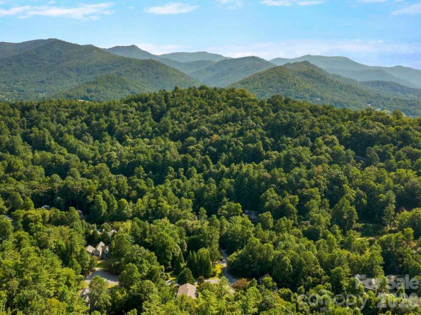 306 Golden Hawk Trail, Asheville, NC 28805.  MLS# CAR4413956, YatesRealty ID 44325. 