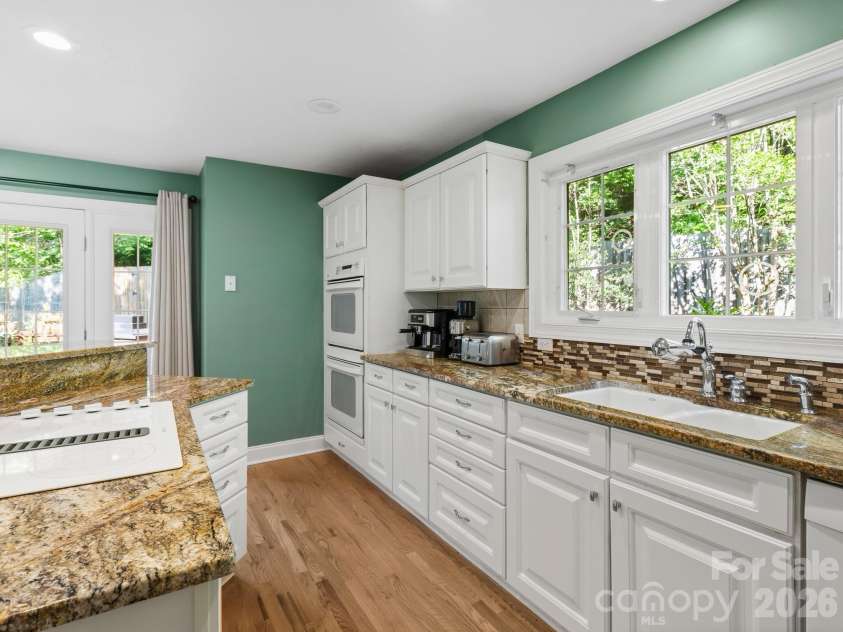 306 Golden Hawk Trail, Asheville, NC 28805.  MLS# CAR4413956, YatesRealty ID 44325. Kitchen